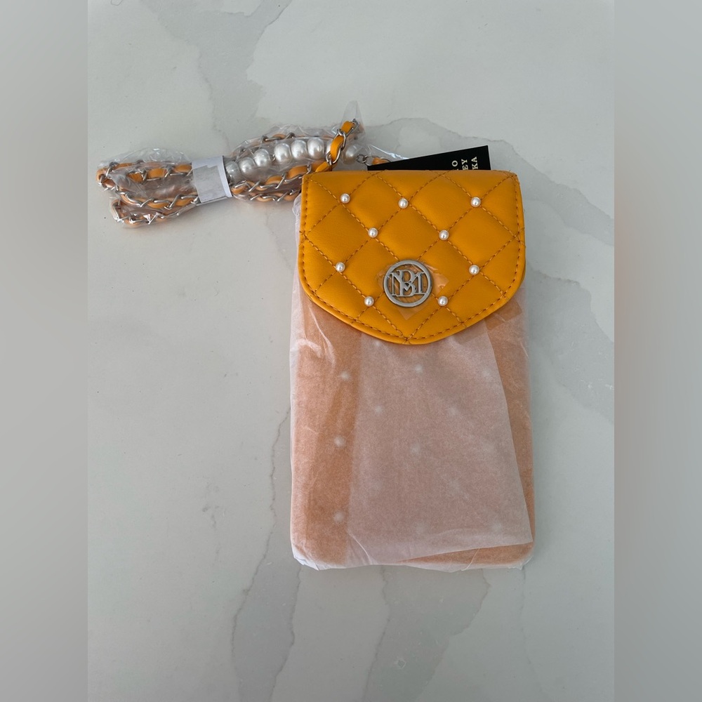 NWT | Badgley Mischka | Yellow Pearls Strap Phone Case